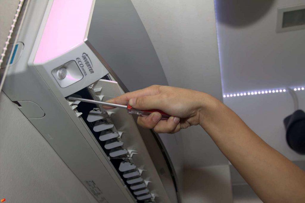Nguyên nhân máy lạnh LG bị chảy nước
